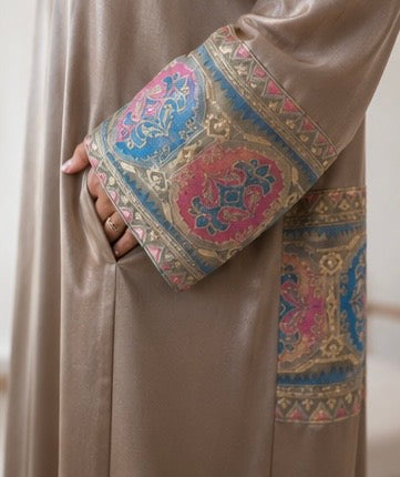 Samya Besticktes Abaya Kleid